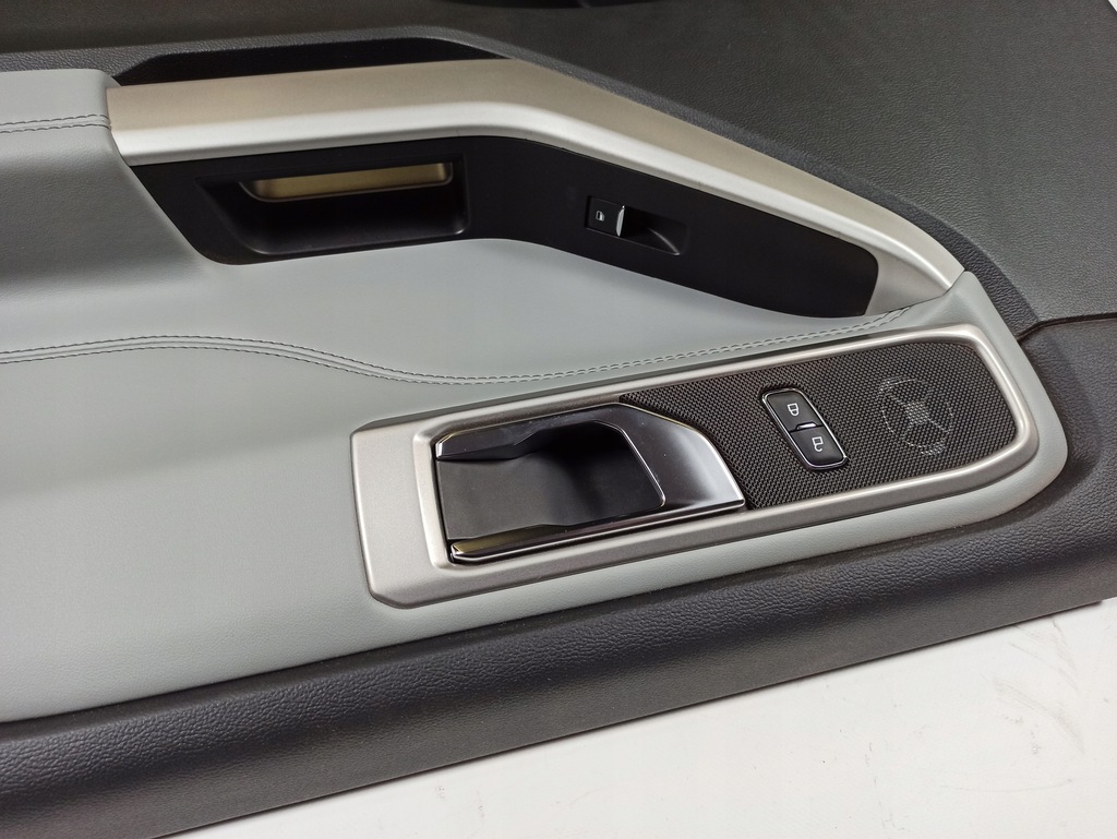 фото №7, Обшивка обивка дверь p перед ford explorer 2020-