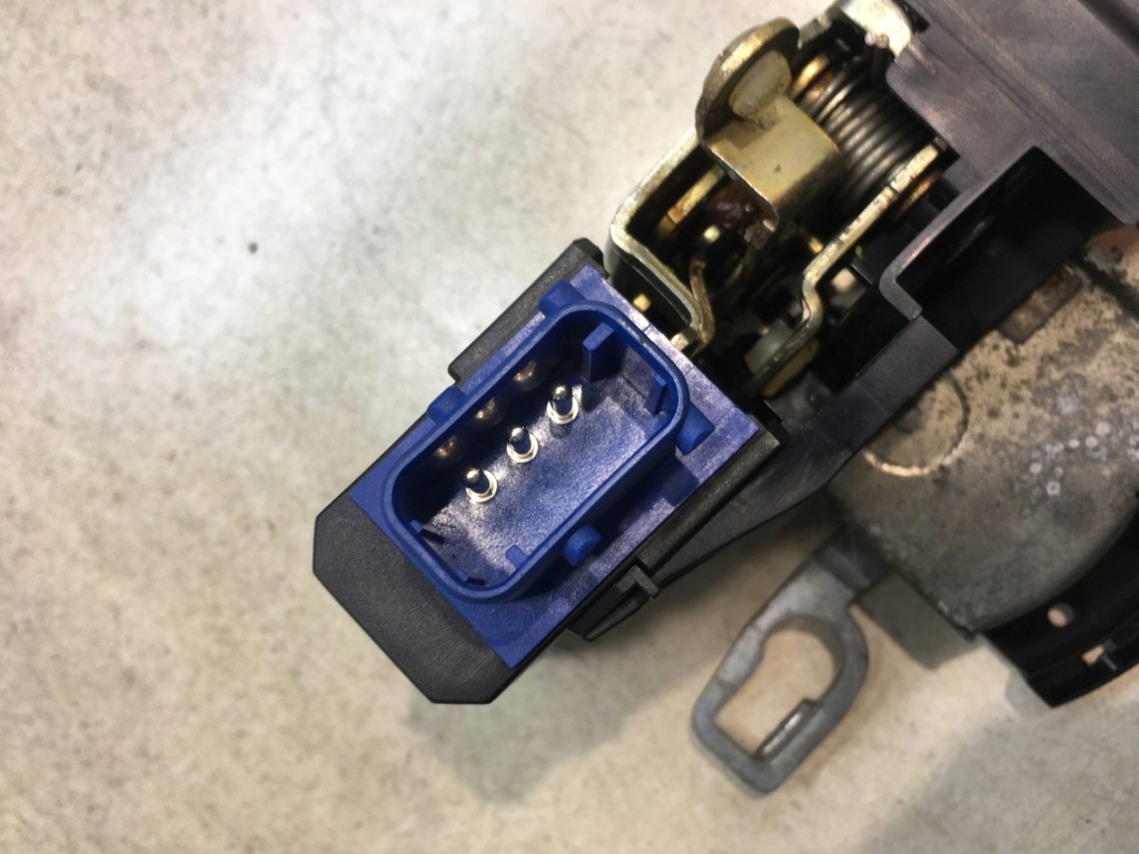 фото №4, Замок двері правий bmw 3 e36 compact 3 pin 1387607