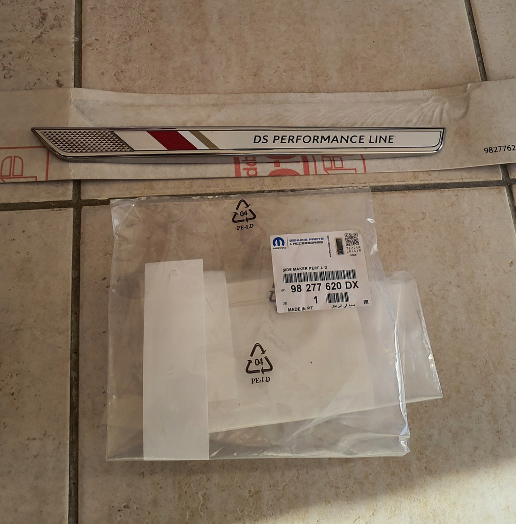 фото №2, Citroen ds7 молдинг емблема performance line ліва