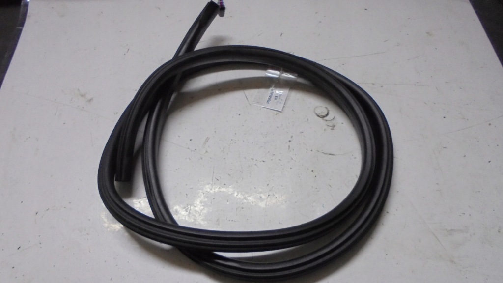 фото №1, Прокладка кузов правая перед hummer h3 2005 3.5