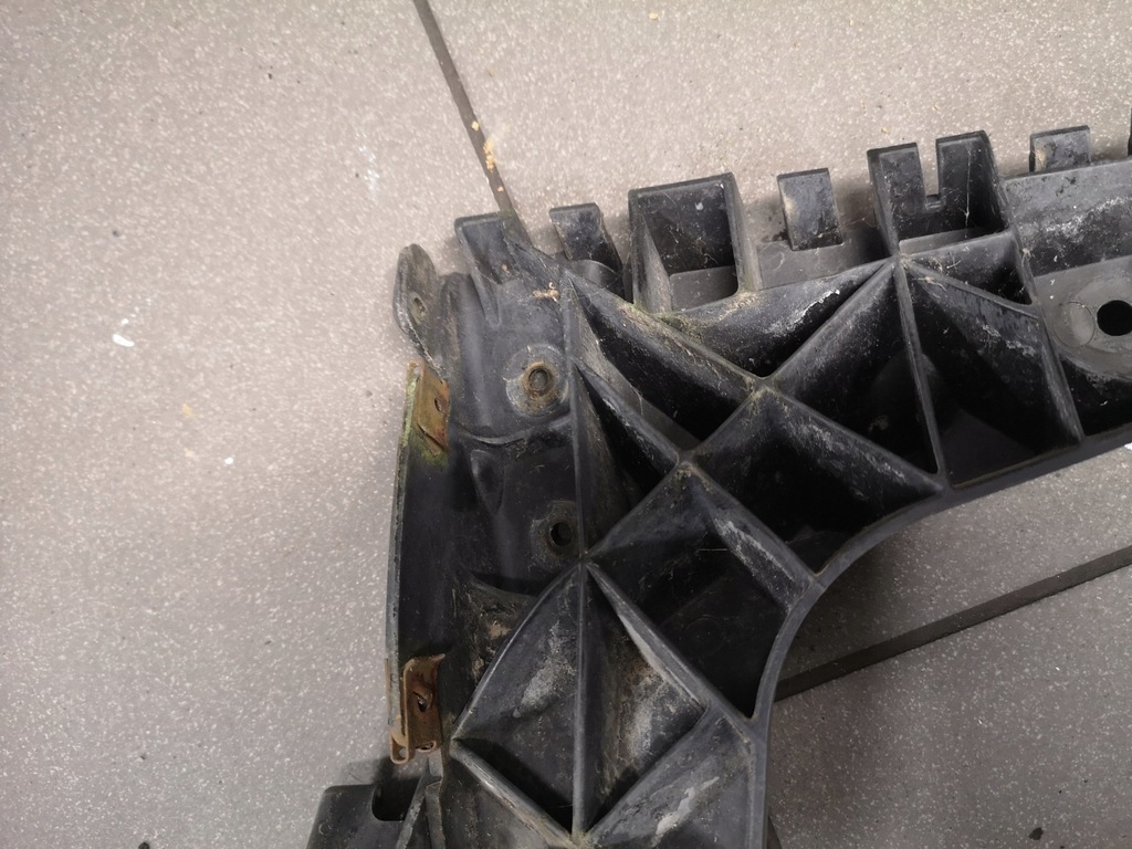 фото №6, Направляющая бампера левый задняя a6 c5 allroad 4z7807453