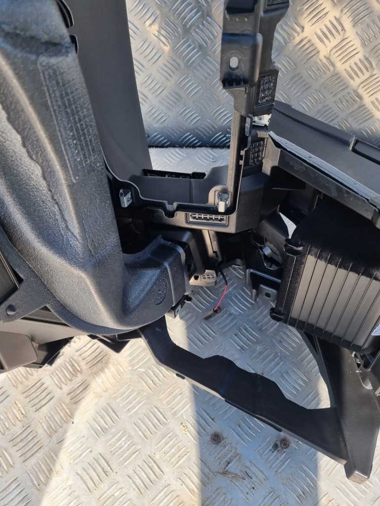 фото №9, Vw passat b8 консоль приборная панель приборная оригинал uk