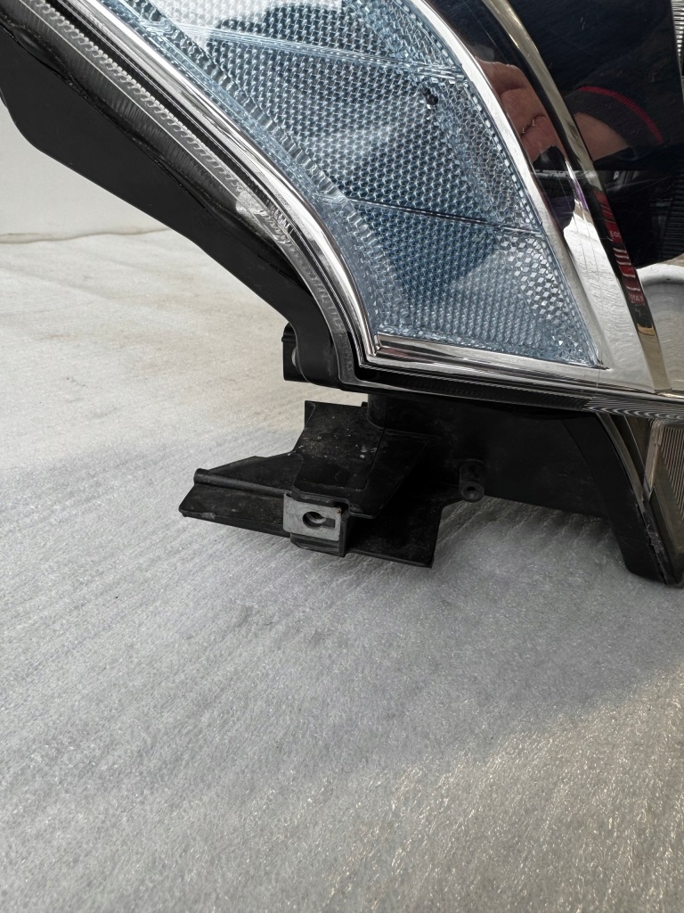 фото №5, Передня права лампа права перед toyota prius iii lift