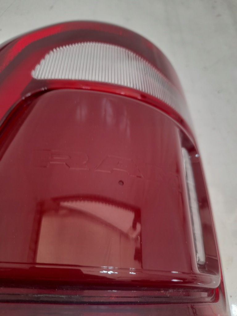 фото №10, Dodge ram 19- лампа левый правый задняя usa