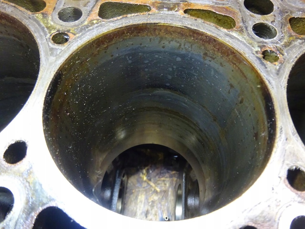 фото №16, Golf v audi tt 8j a3 8p 2.0 tfsi bwa axx блок двигуна підпори вала