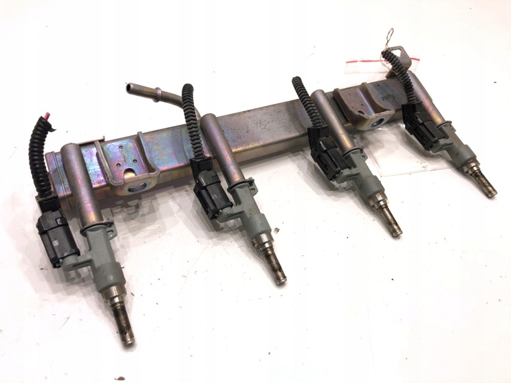 фото №1, Молдинг впрыскная toyota camry 23250-25020 2.5 178km