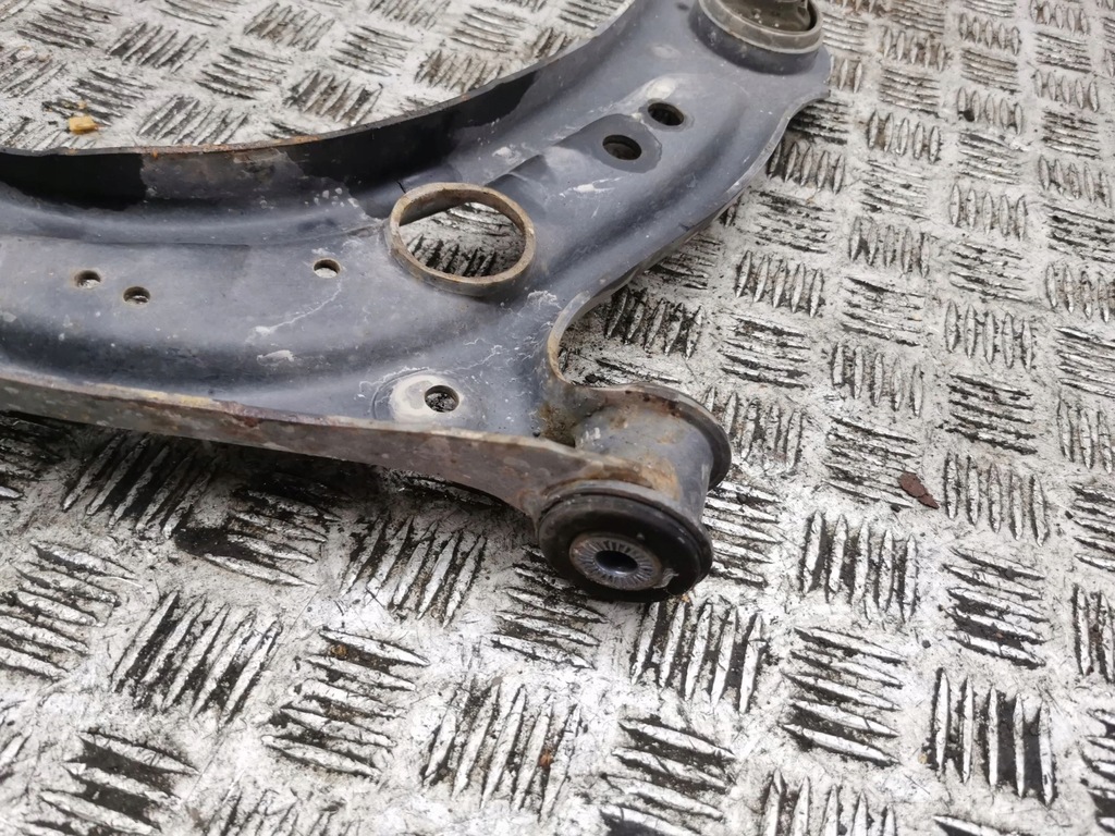 фото №8, Audi q2 - 2017 ліва сторона нижній важіль передній