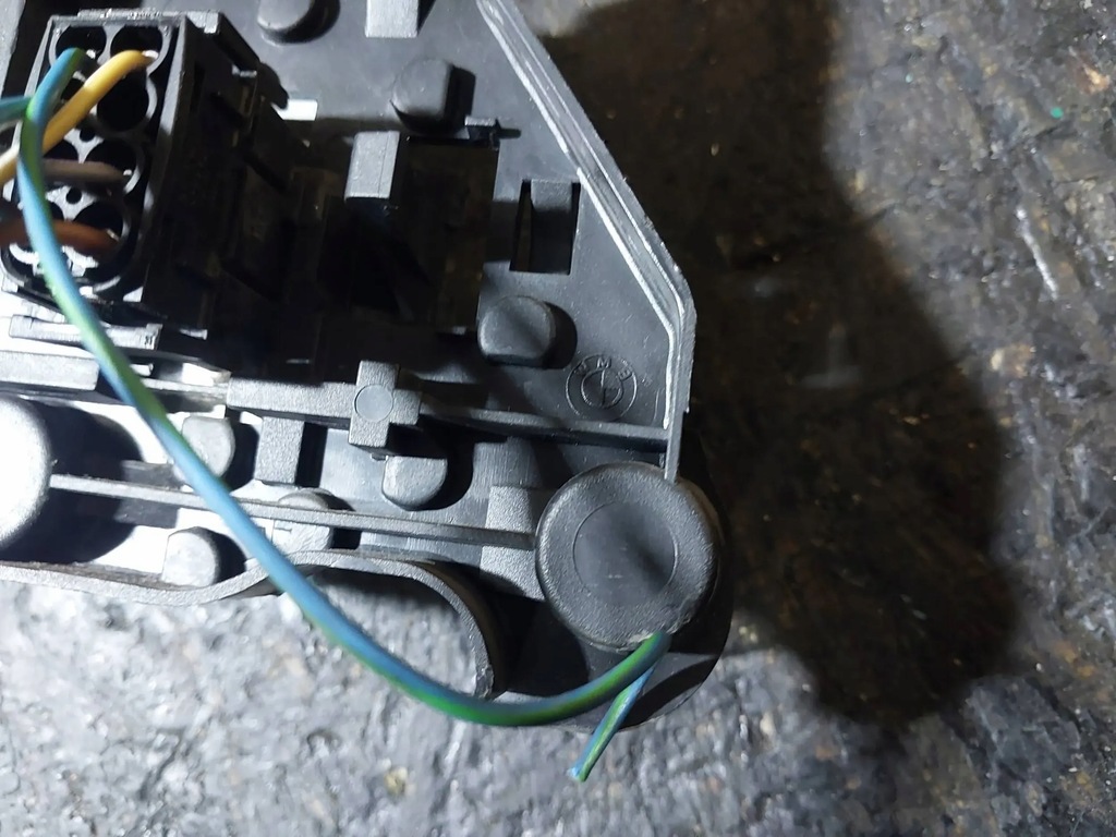 фото №8, Вкладыш лампы задний левый bmw 3 e36 kombi 8361695