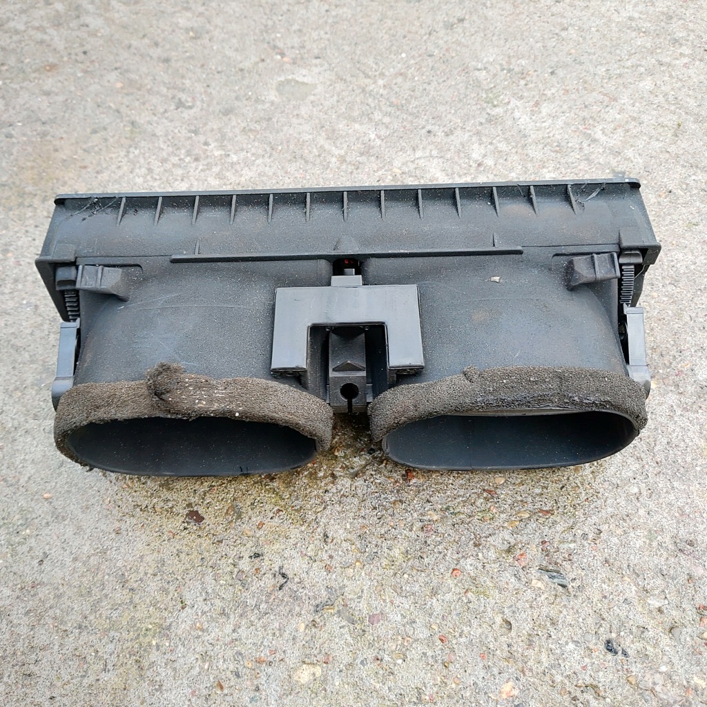 фото №4, Bmw e34 решётка обдув w приборная панель средняя