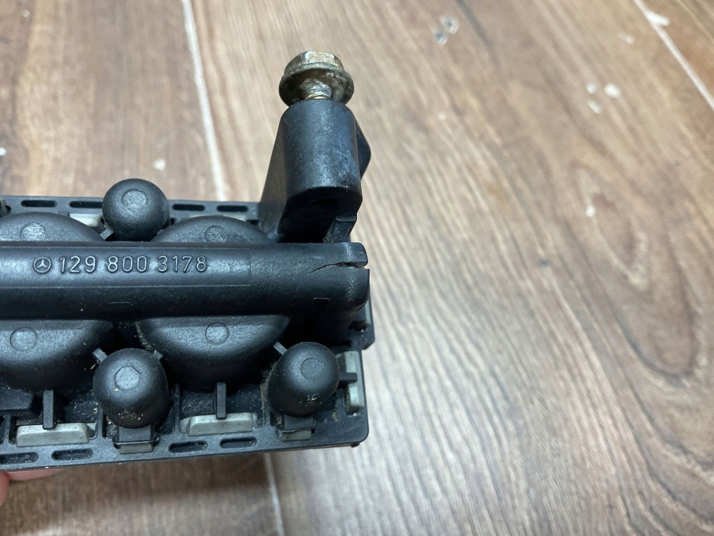 Клапан розподільник вакууму mercedes-benz sl r129 1298003178 в Україні