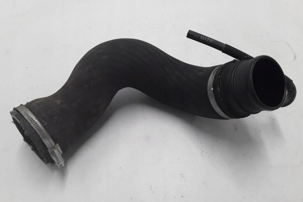 фото №1, Лівий шланг інтеркулер volvo xc70 ii 31370210 2012