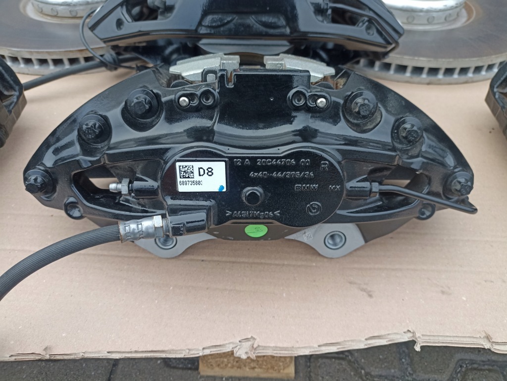 фото №10, Тормозные диски суппорты тормозные колодки комплект m набор bmw x7 g07 2000km 395x36 370x24