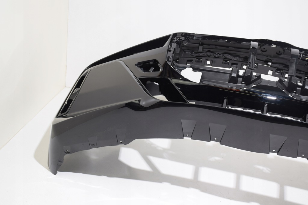 фото №13, Bmw 7 g70 бампер перед m-pakiet 6 pdc 475 black sapphire ece