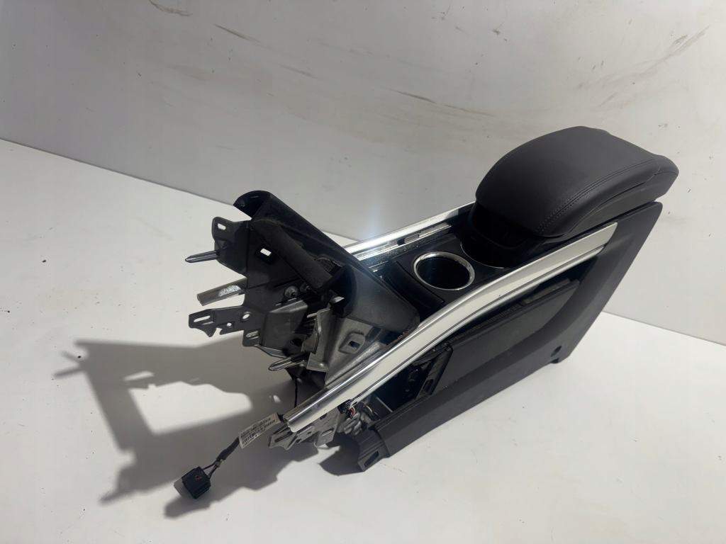 фото №8, Opel zafira c подлокотник туннель europa бардачок кронштейн na кружки