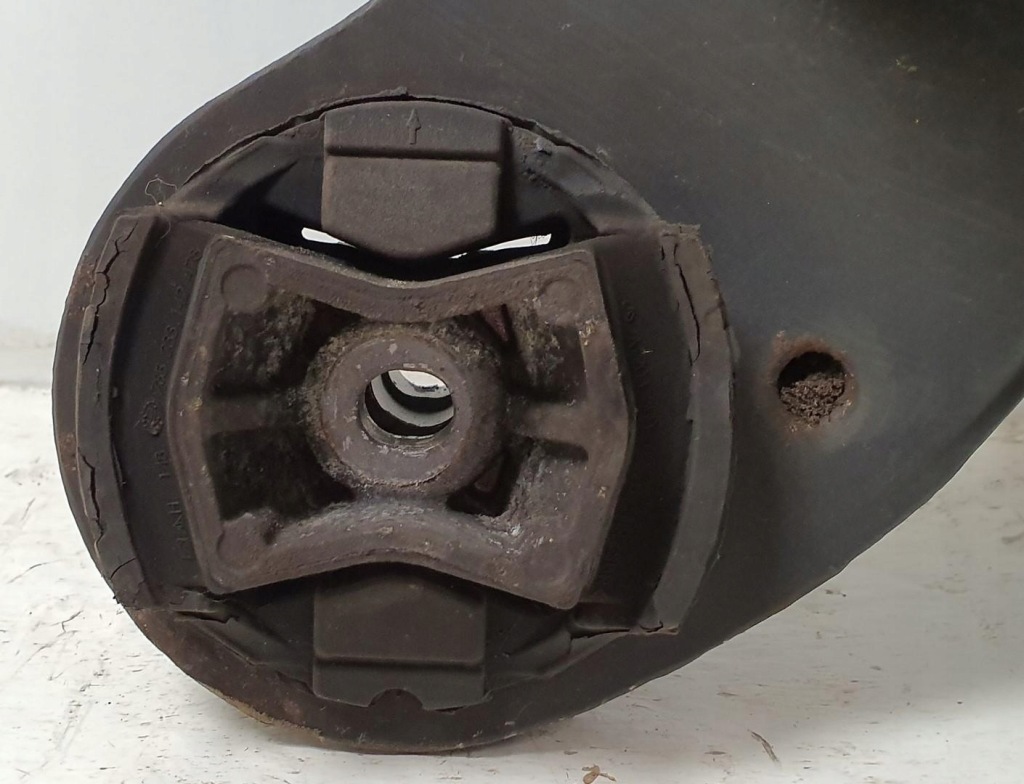 Подрамник подрамник балка подрамник задний  mercedes w207 Цена