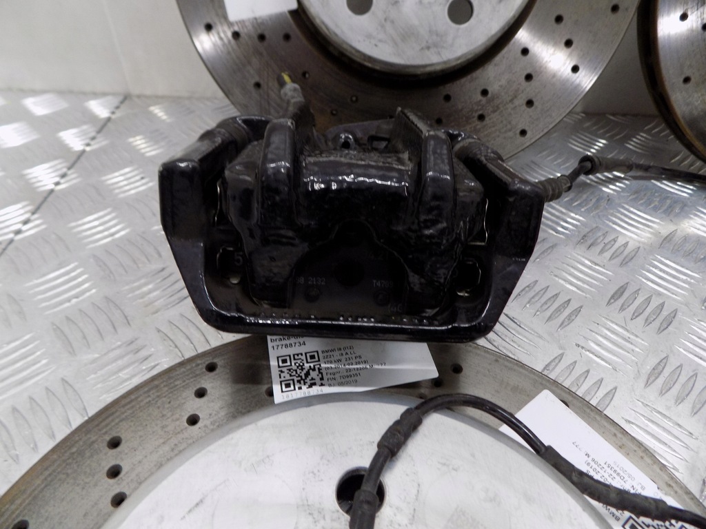 фото №5, Bmw i8 суппорты тормозные диски тормозные перед задняя