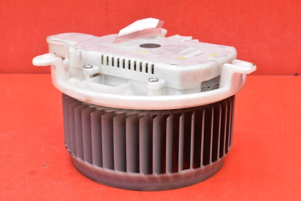 фото №5, Повітродувка вентилятор обдув eu 272600-0331 lexus is220 xe20 05-10