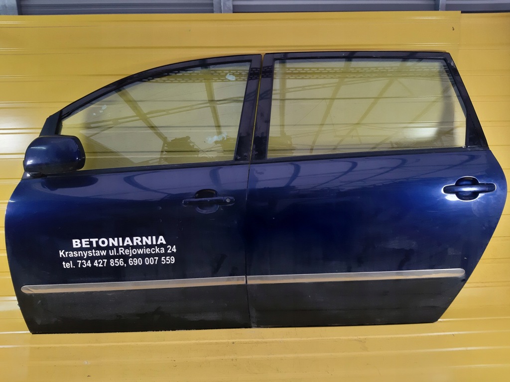 фото №1, Toyota avensis verso дверь левая правое перед задняя