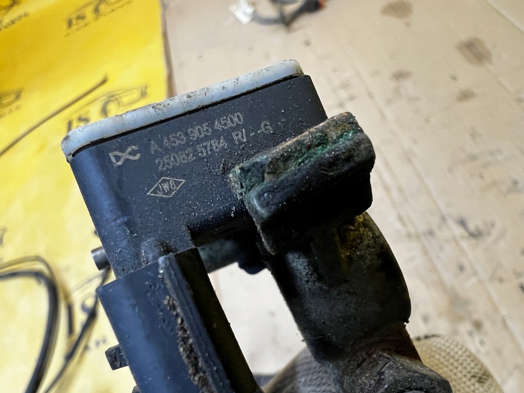 фото №11, Клемма минусовая жгут электропроводка dacia dokker 1.5 blue dci