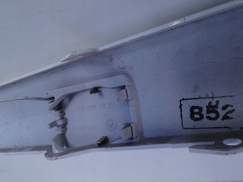 фото №8, Mercedes e w211 211 молдинг накладка-спойлер права bez pts