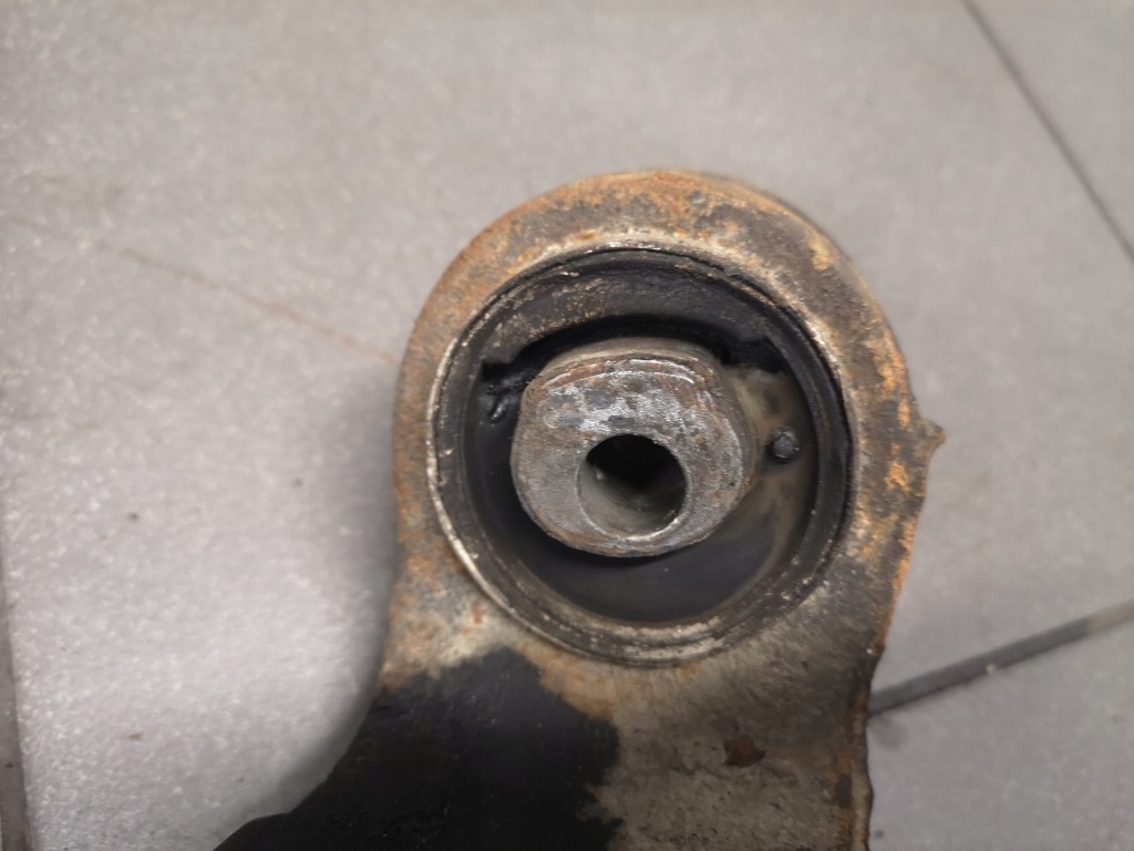 фото №5, Важіль правий перед vw touareg 7l0407154b