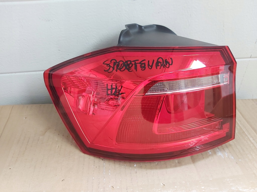 фото №1, Vw sportsvan 510 лампа левый правый задняя