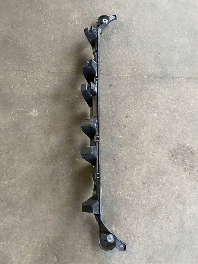 фото №1, Jaguar f pace напрямна задній бампера