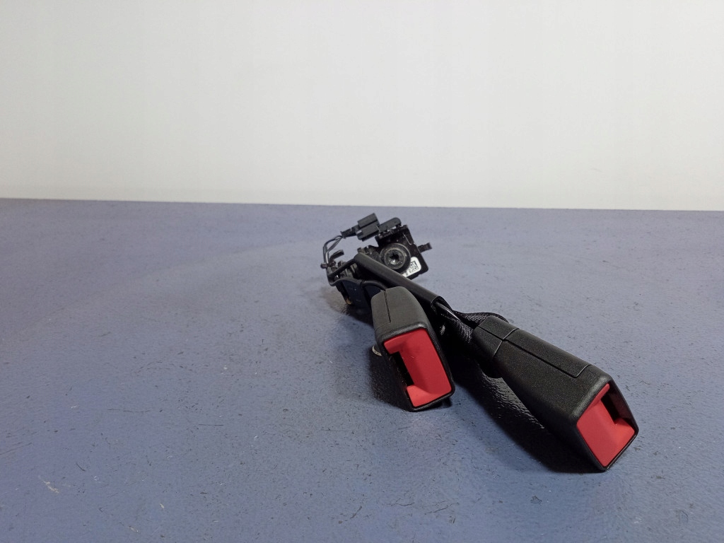 фото №1, Mercedes gle w167 кліпса пряжка поперечина задня подвійний a1678602000