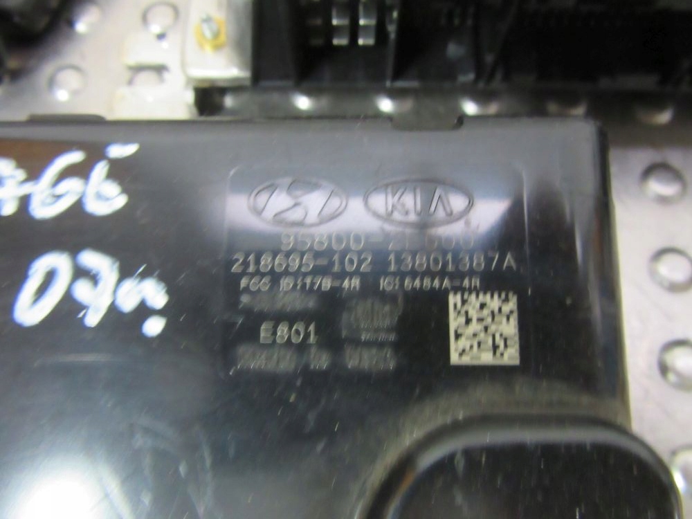 фото №7, Sportage ii 2.7i 2007 бортовой компьютер набор do запуск