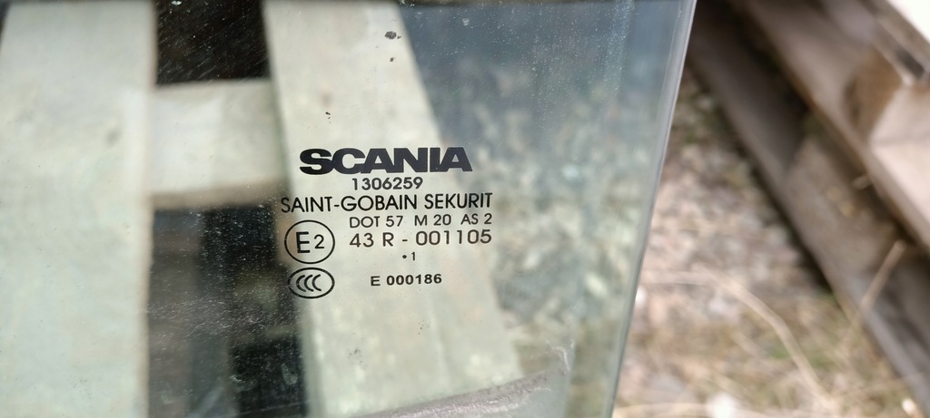 фото №3, Стекло боковая дверь левая scania r