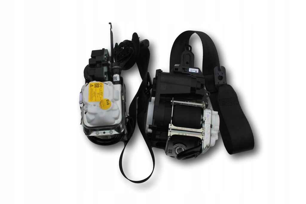 фото №1, Audi a3 s3 8y0 2020 - ремни перед оригинальные