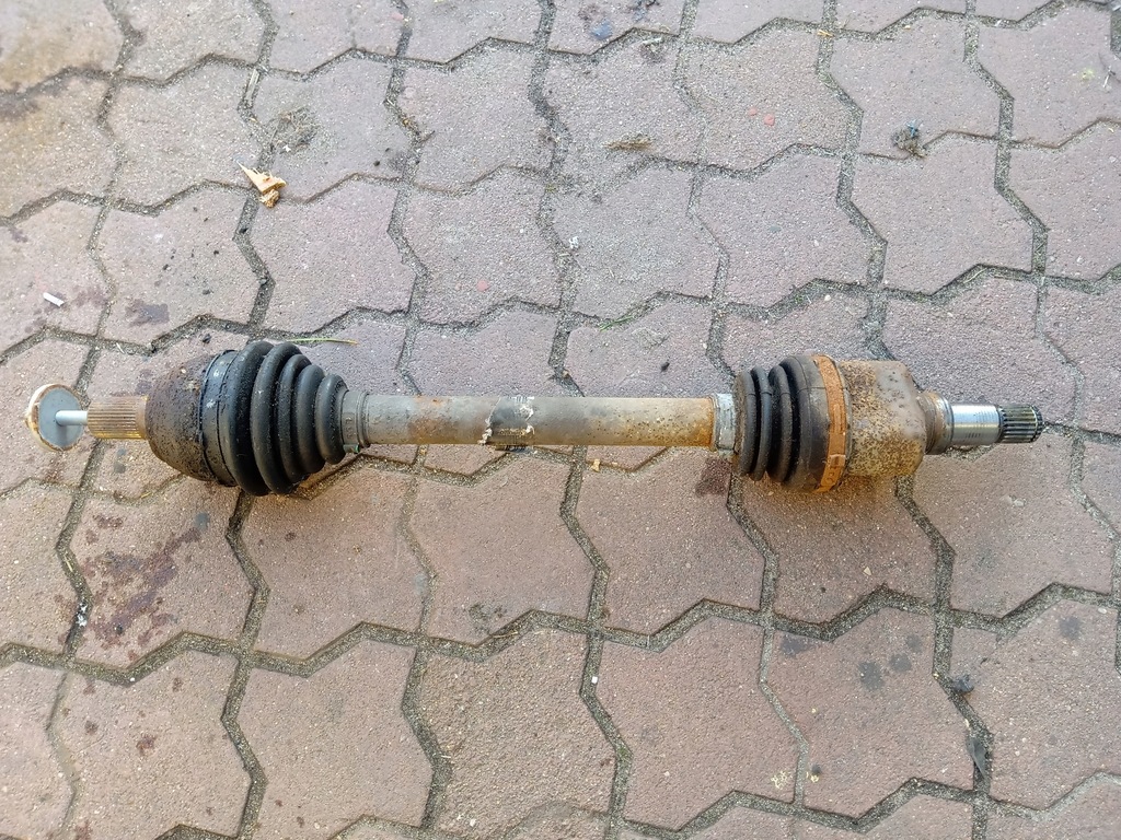 фото №1, Приводной вал левая volvo c30 r-design 1.6 16v 100km 53tys