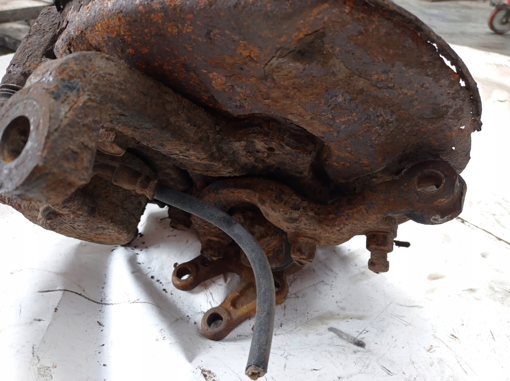 фото №6, Поворотный кулак правый перед hiace iv 1996 2.4d 2l