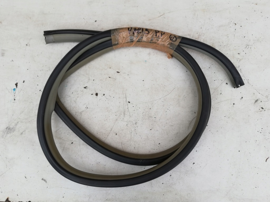 фото №1, Прокладка правая перед toyota yaris ii 06-12 5d