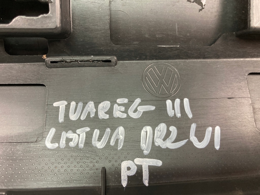 фото №11, Молдинг дверь правая задняя vw touareg iii r-line