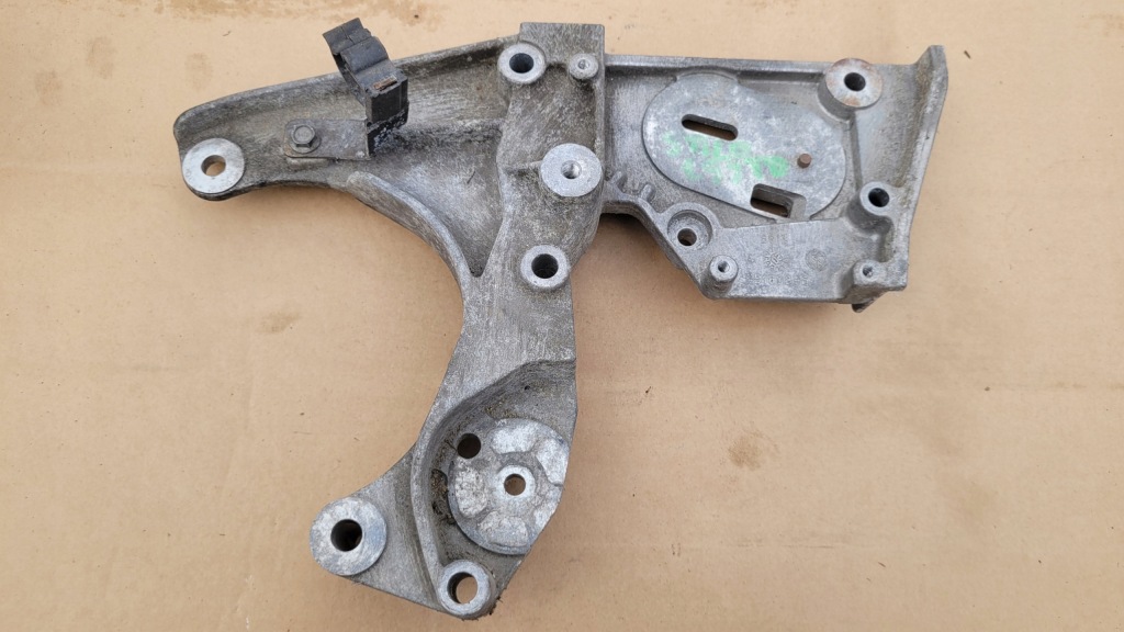 фото №1, Fiat stilo bravo ii 1.9 jtd кронштейн двигателя 55180836