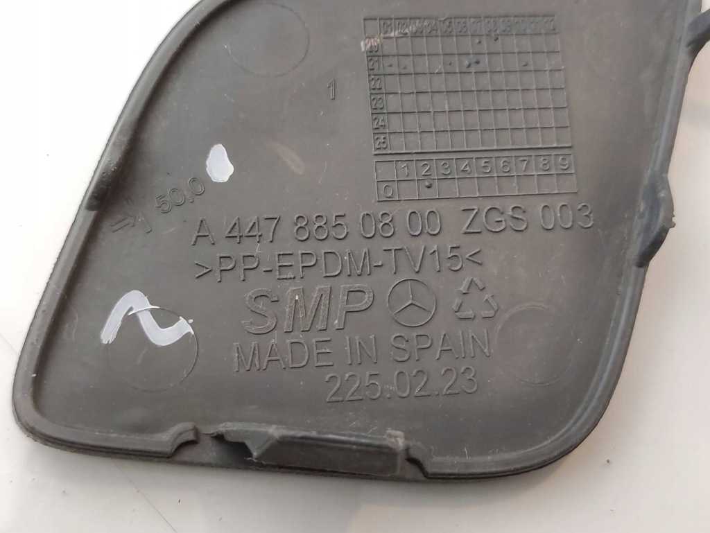 Купить Mercedes-benz eqv 447 заглушка фаркоп бампера перед a4478850800