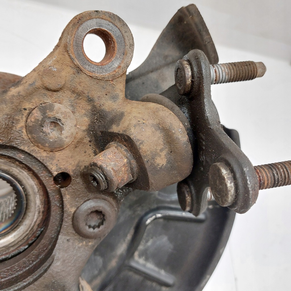 фото №15, Volkswagen vw passat b7 usa 1,8tsi поворотный кулак левая передняя