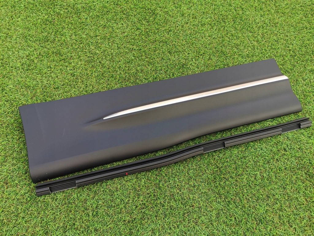 Купити Mercedes glb 247 молдинг двері задній права