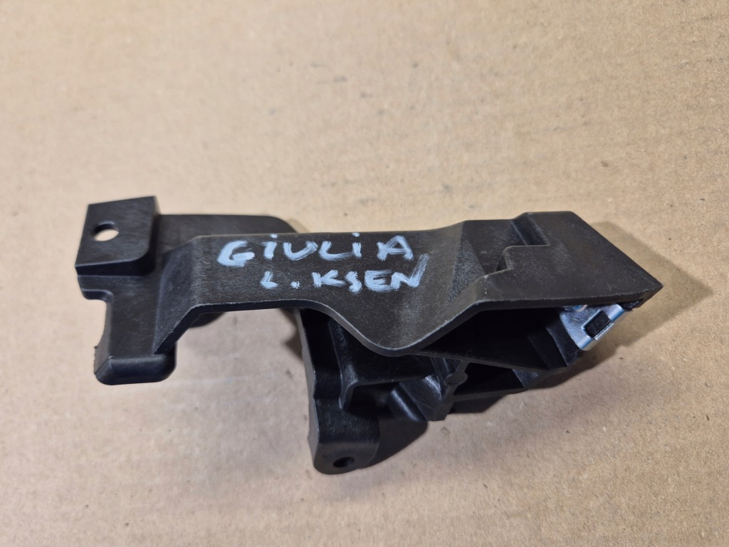 фото №1, Alfa romeo giulia ремкомплект лампы левый .кронштейн