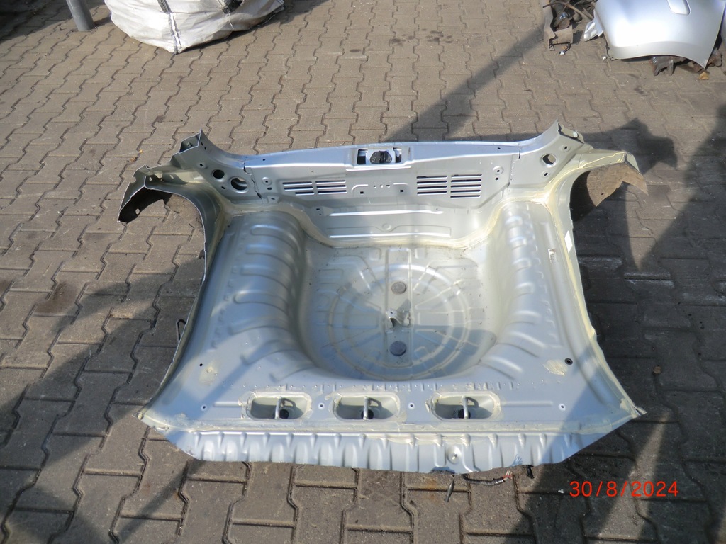 фото №1, Nissan micra k13 pas задній + підлога багажника