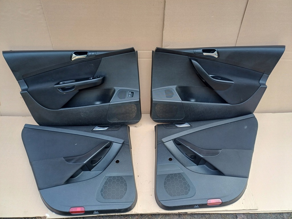 фото №1, Обшивки дверь vw passat b6 kombi комплект