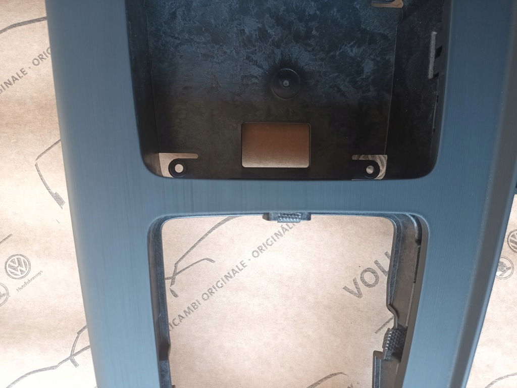 фото №7, Audi a4 b9 a5 f5 защита панель туннель подстаканник 8w1864261c 8w0862533a/b 72km