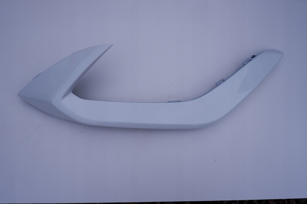 фото №1, Kia sportage 5 v молдинг бампера правая hw2