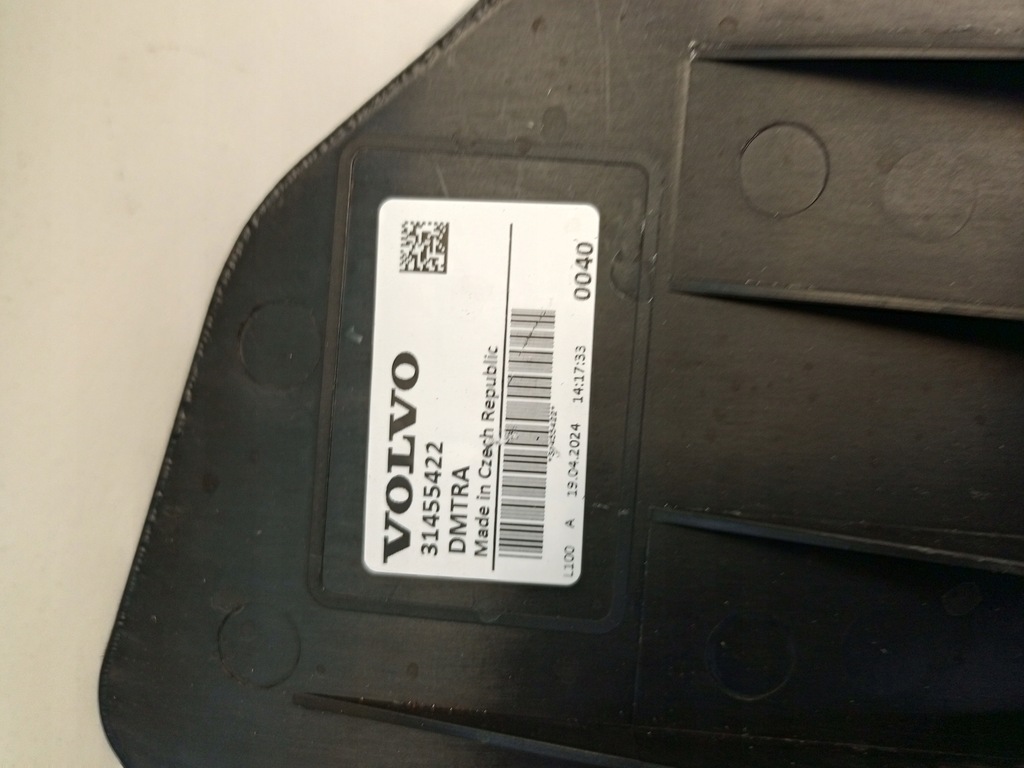 фото №13, Volvo xc40 2017- повітропровід впуск повітря жалюзі 31455422