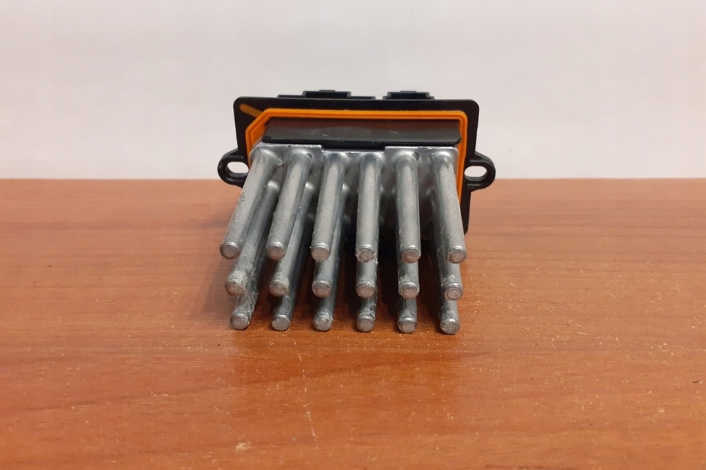 фото №8, Резистор отопителя chrysler 300 c lx f011500010 3.0l дизель 160kw 2008