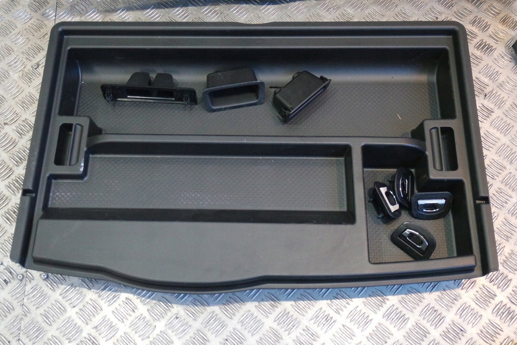 фото №5, Оббивка елементи багажника maserati levante bag5