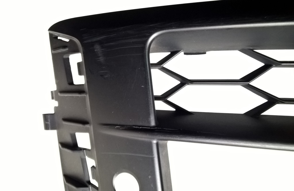 Audi q2 s-line 2016-2020 решётка правая бампера перед оригинальный номер 81a807682l Доставка