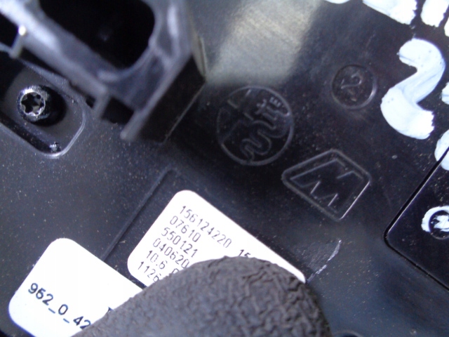 фото №6, Панель радио навигации туннель alfa romeo giulia 2016 rok