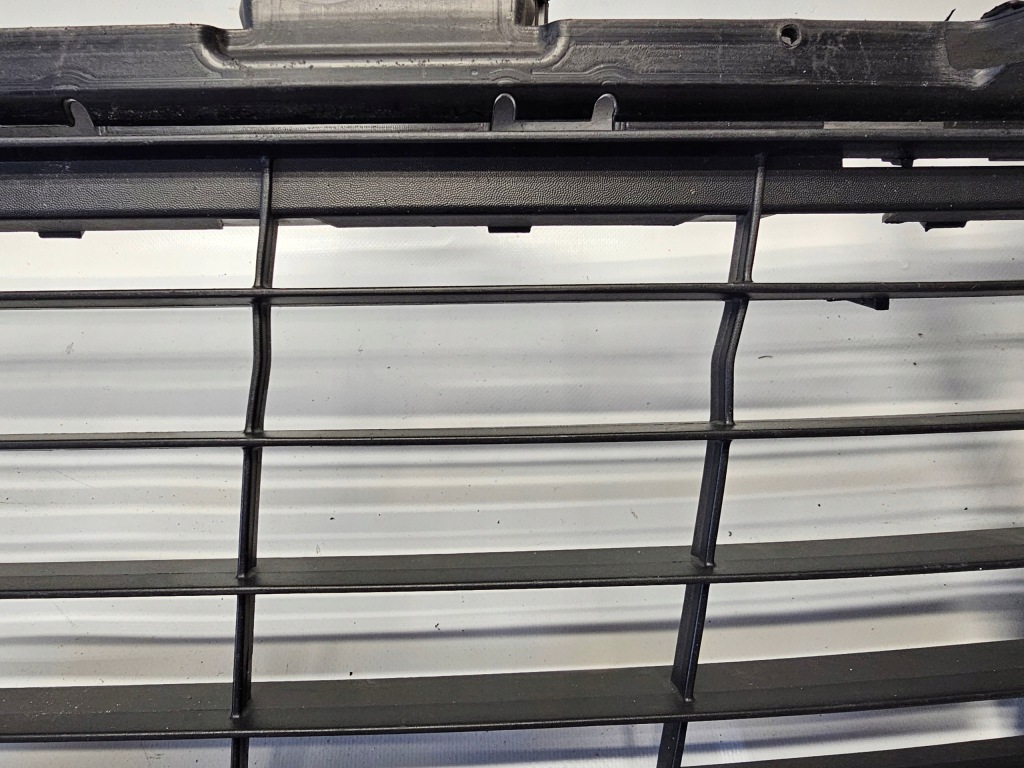 Решётка бампера renault scenic iii 09-11 orginał с Разборки